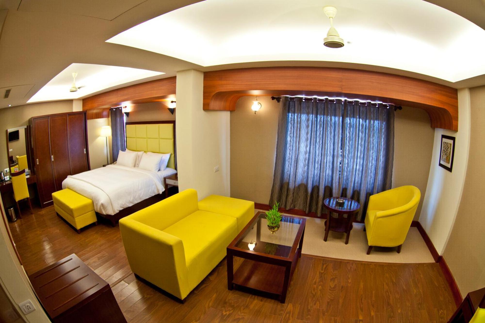 Paramount Tower Kozhikode Exteriör bild