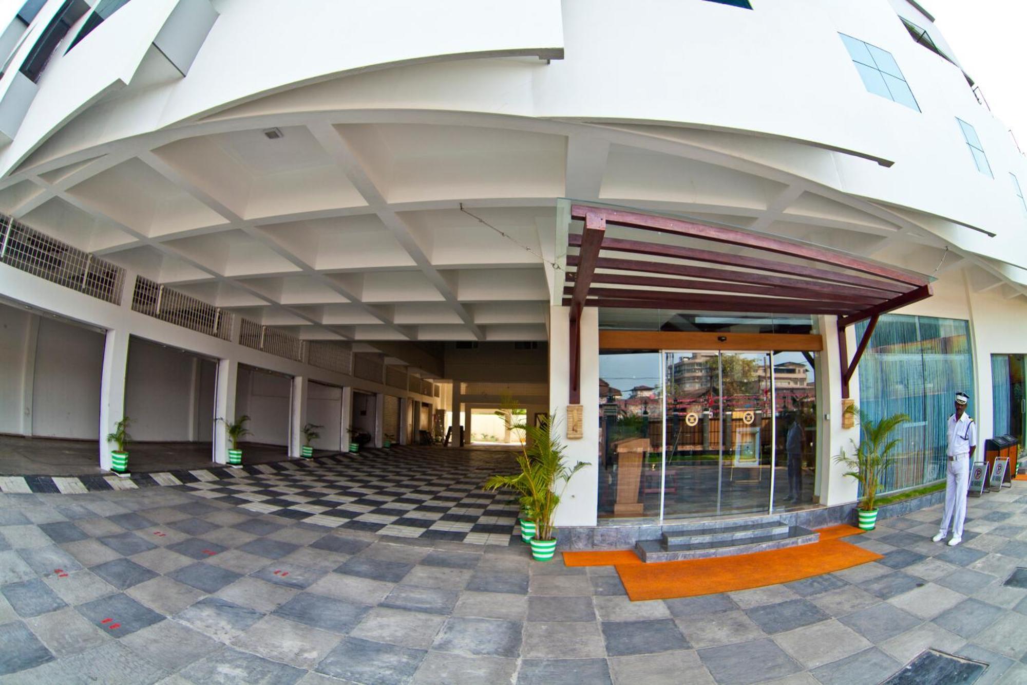 Paramount Tower Kozhikode Exteriör bild